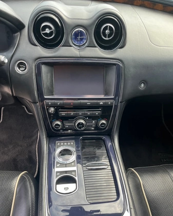Jaguar XJ cena 45999 przebieg: 150000, rok produkcji 2011 z Warszawa małe 352